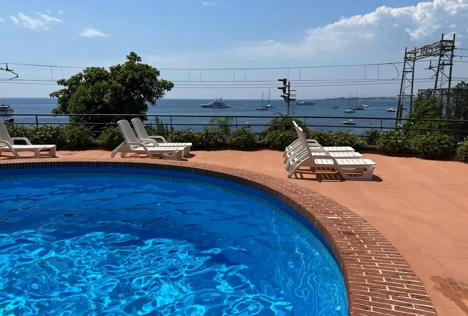 Taormina Pool Seaview contacts